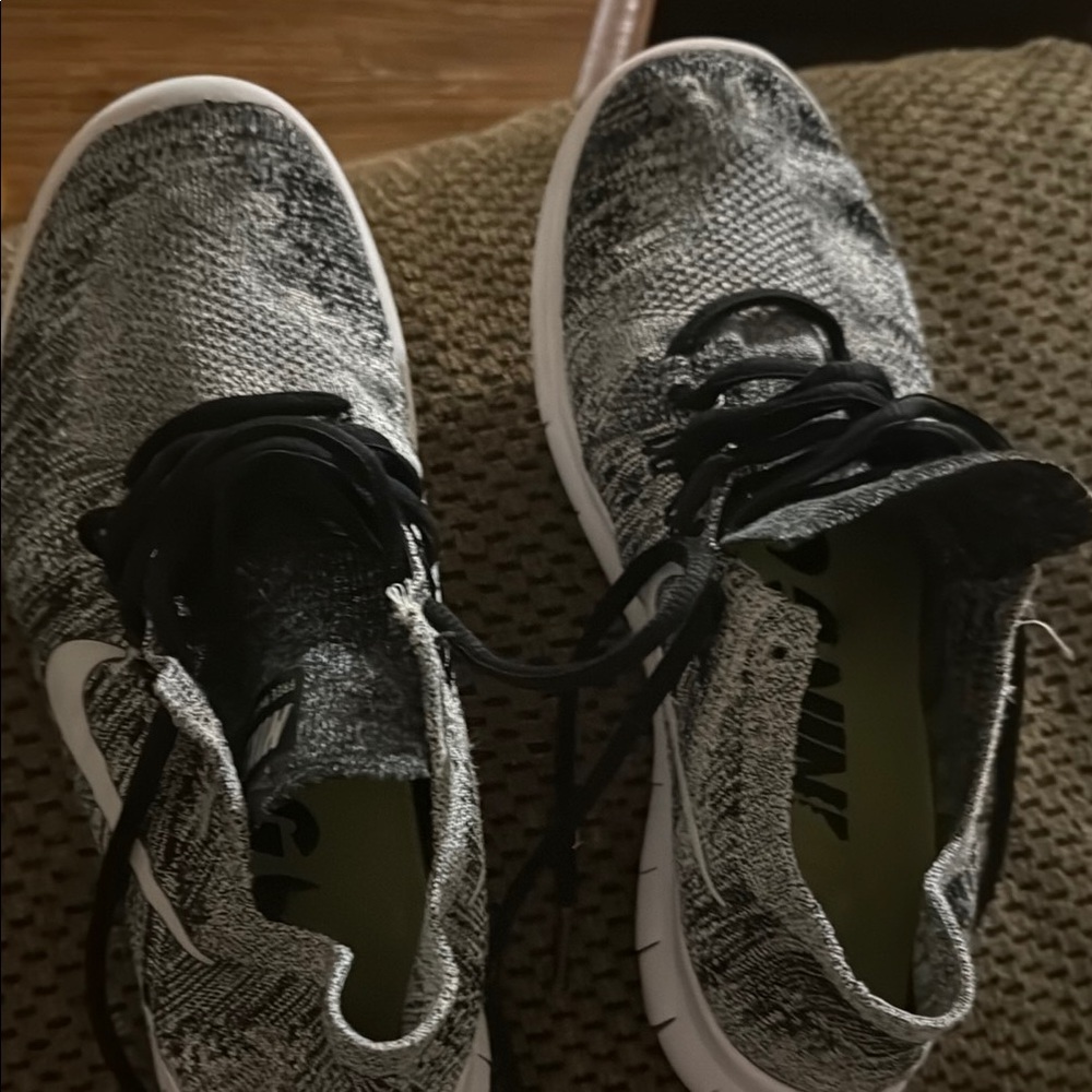 Nike Black and White Knit Athletic Shoes